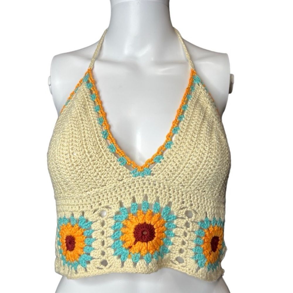 Altar'd State Sunflower Knit Cropped Halter top Cream Size Small